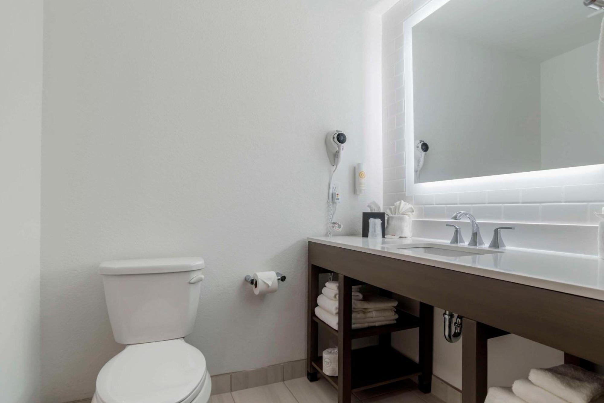 Comfort Inn & Suites Panama City Beach - Pier Park Area Exteriör bild